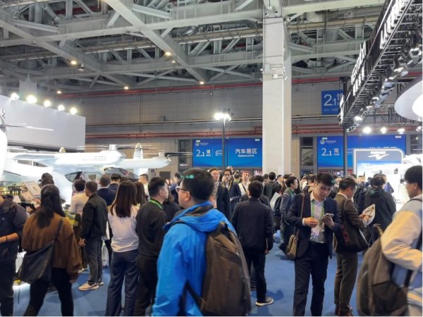 免息配资 eVTOL主机厂商进博会“大秀肌肉”：“未来将实现5分钟登机”“票价仅略高于出租车”